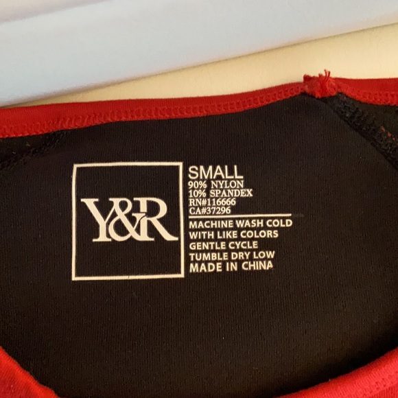 Y&R athletic crop top - Picture 2 of 7
